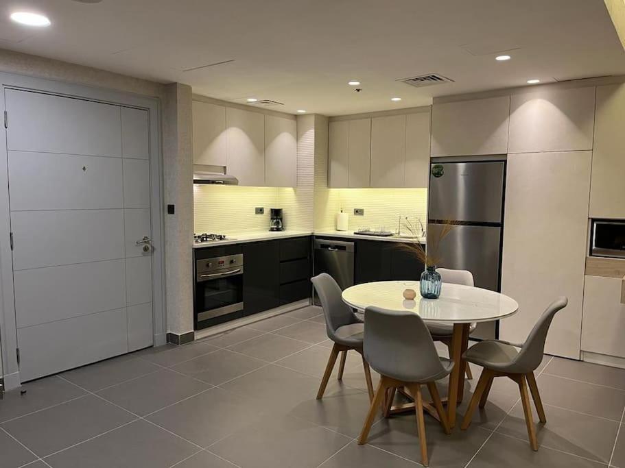 Damac Luxury New 1 Bedroom Амман