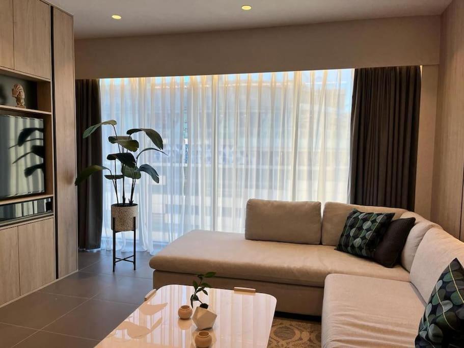 Апартаменты Damac Luxury New 1 Bedroom