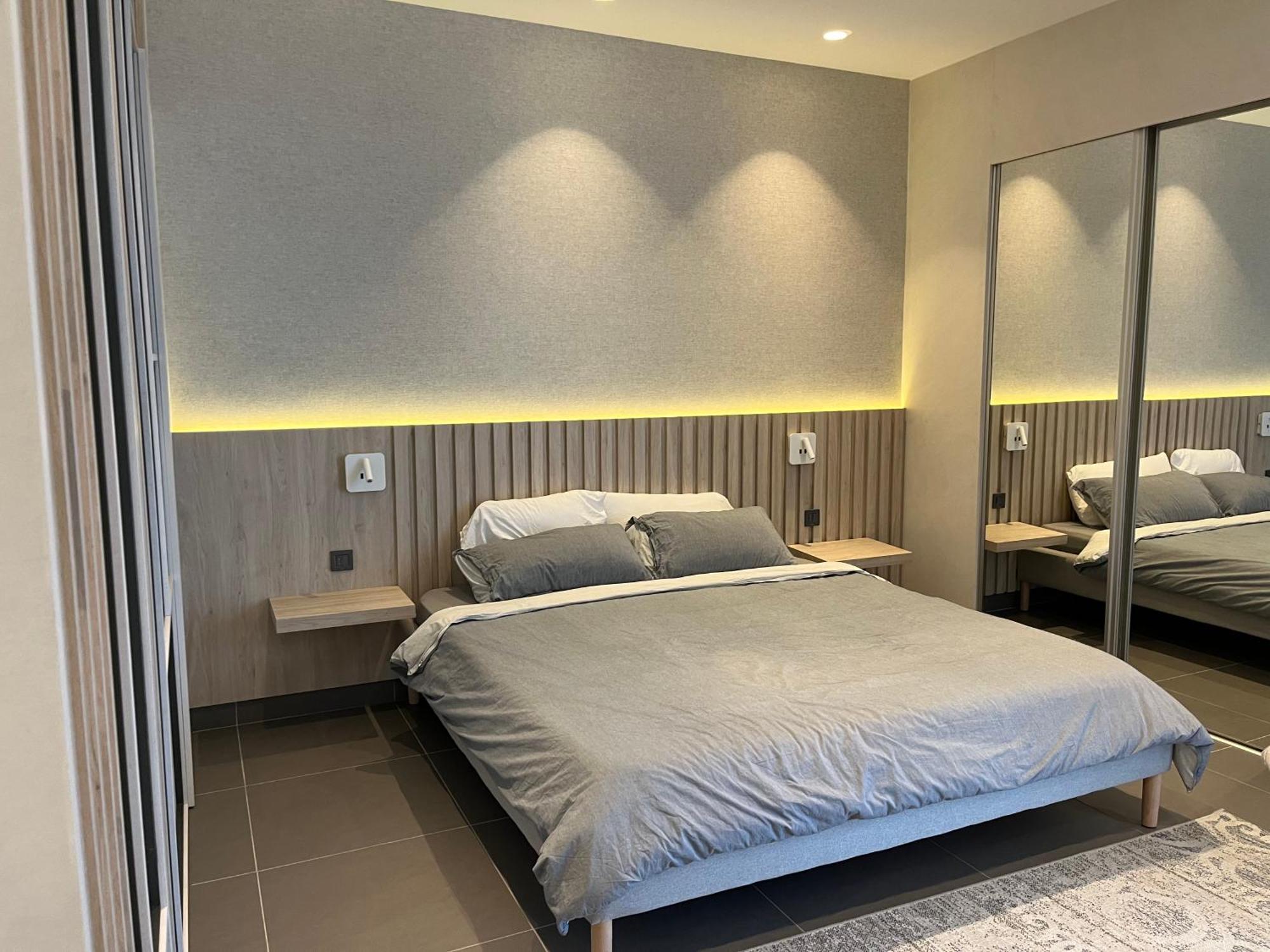 Damac Luxury New 1 Bedroom Apartamento *