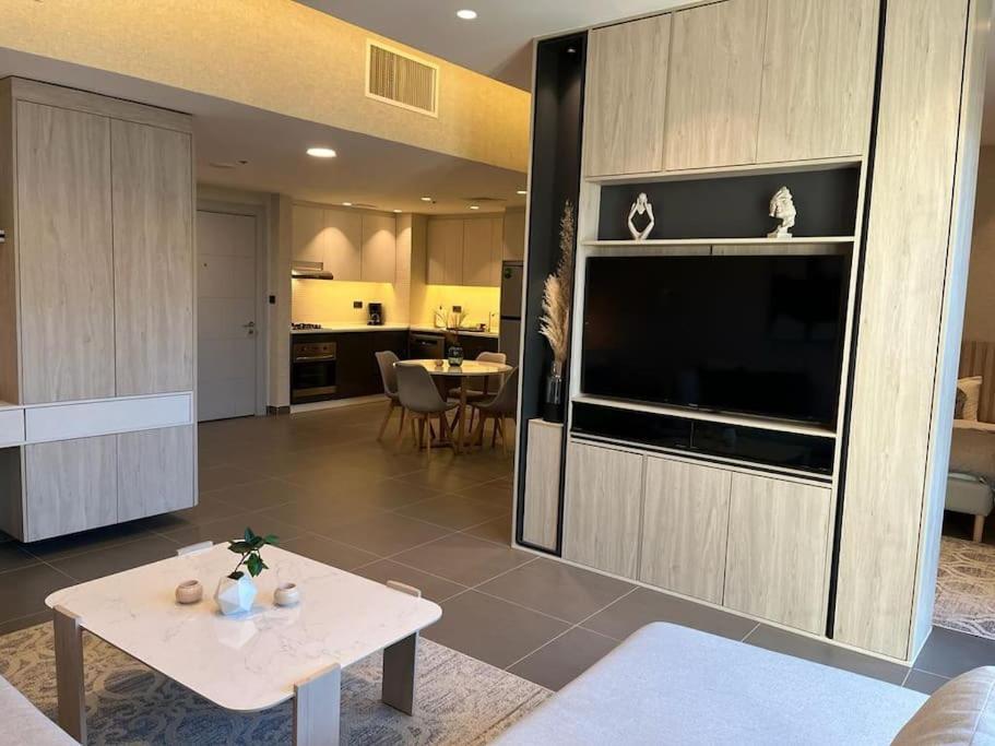 Damac Luxury New 1 Bedroom Apartamento